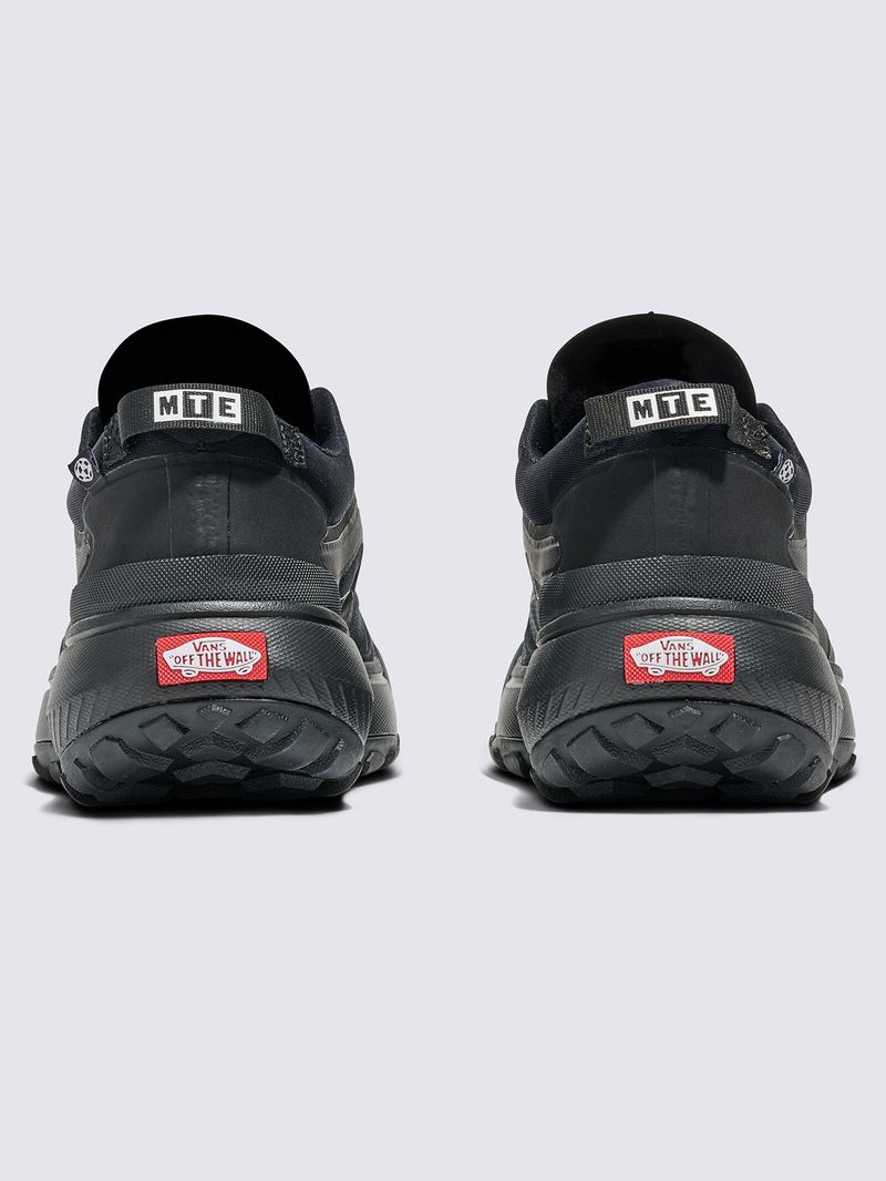 Zapatilla Adulto MTE Crosspath Negro Vans