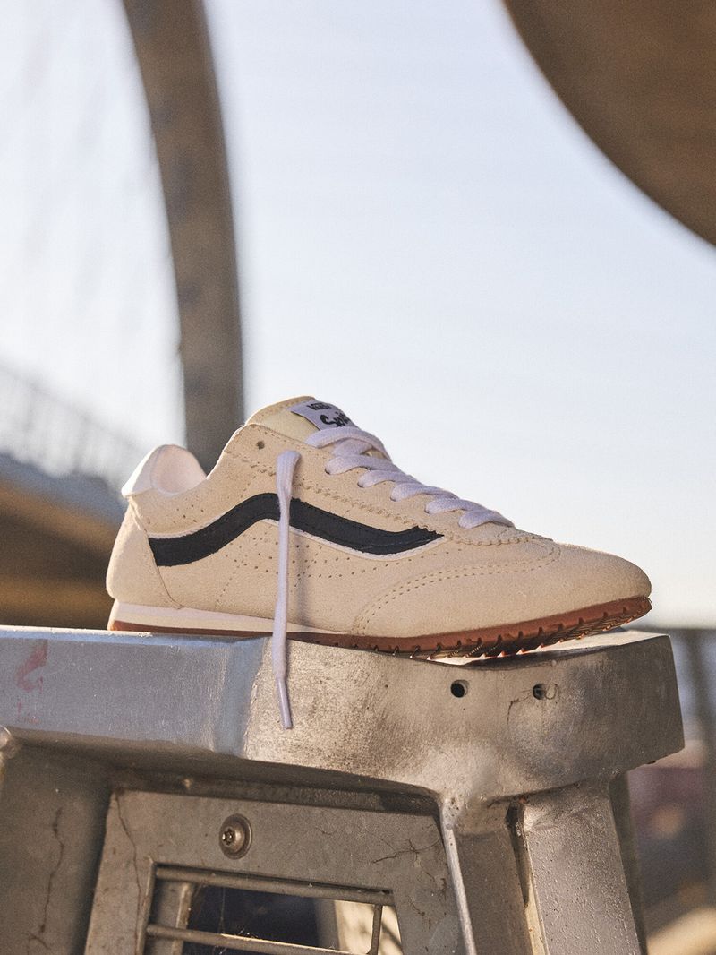 Zapatilla Mujer Super Lowpro Blanco Vans