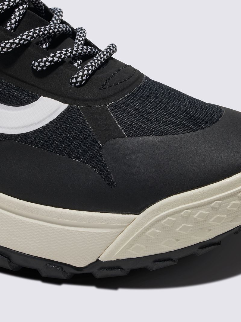 Zapatilla Adulto MTE Crosspath Mid Negro Vans