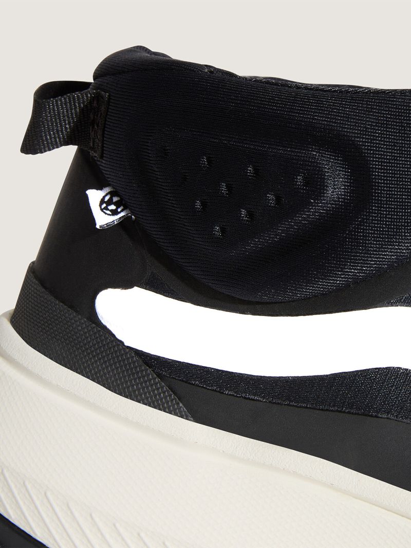 Zapatilla Adulto MTE Crosspath Mid Negro Vans