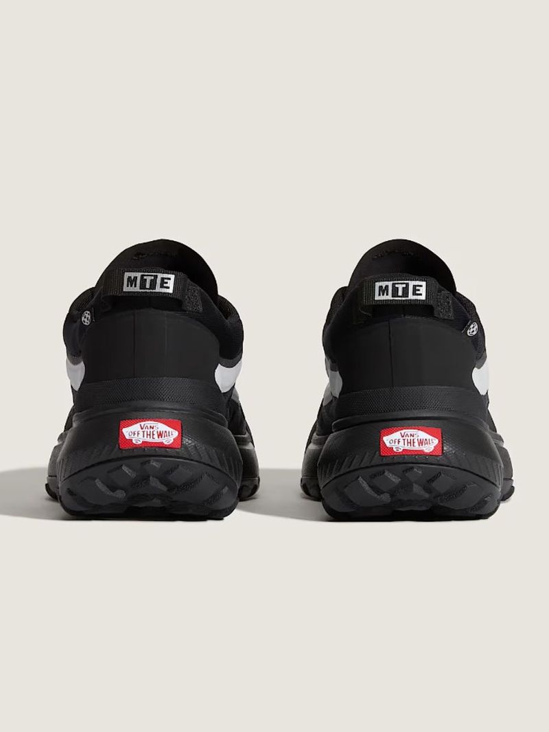 Zapatilla Adulto MTE Crosspath Negro Vans