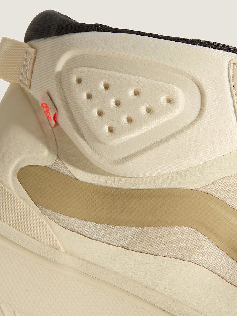 Zapatilla Mujer MTE Crosspath Mid Beige Vans