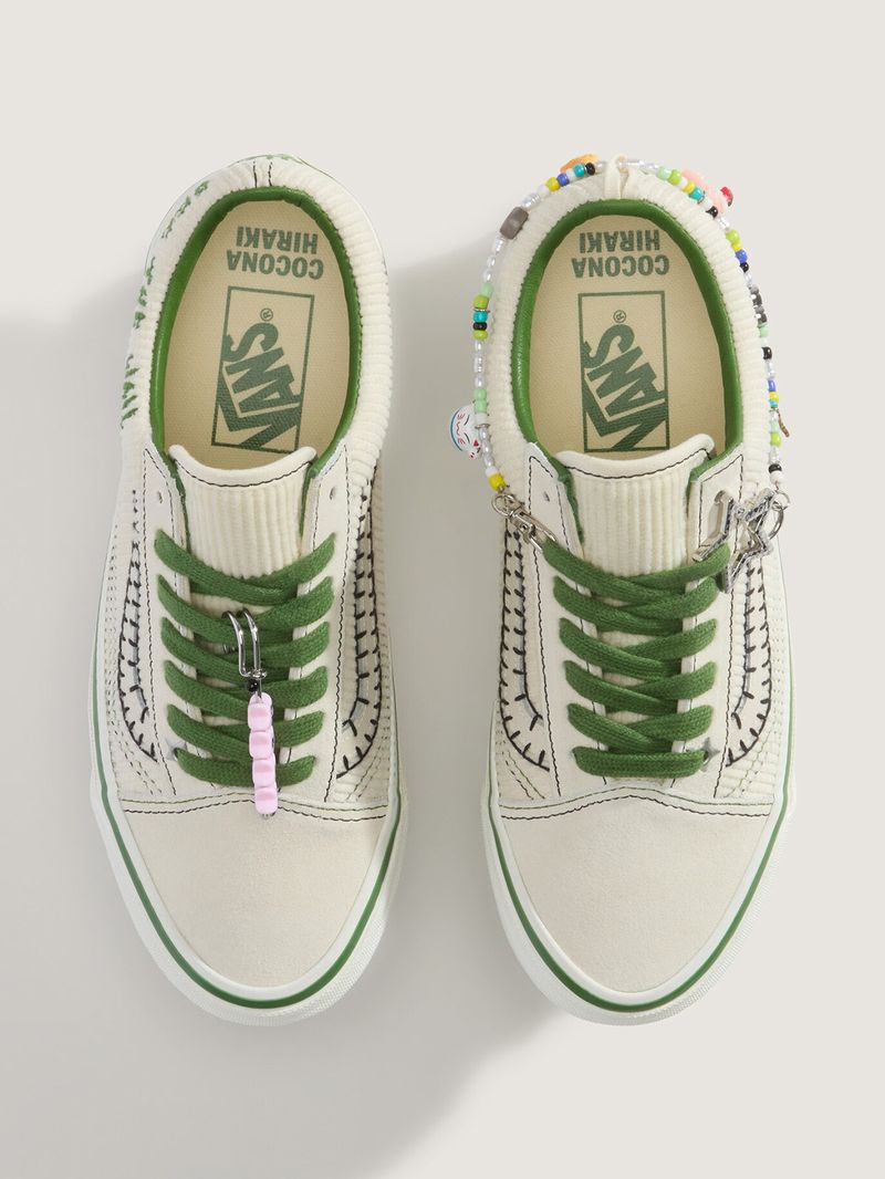 Zapatilla Mujer Premium Old Skool Charms Blanco Vans - Cocona