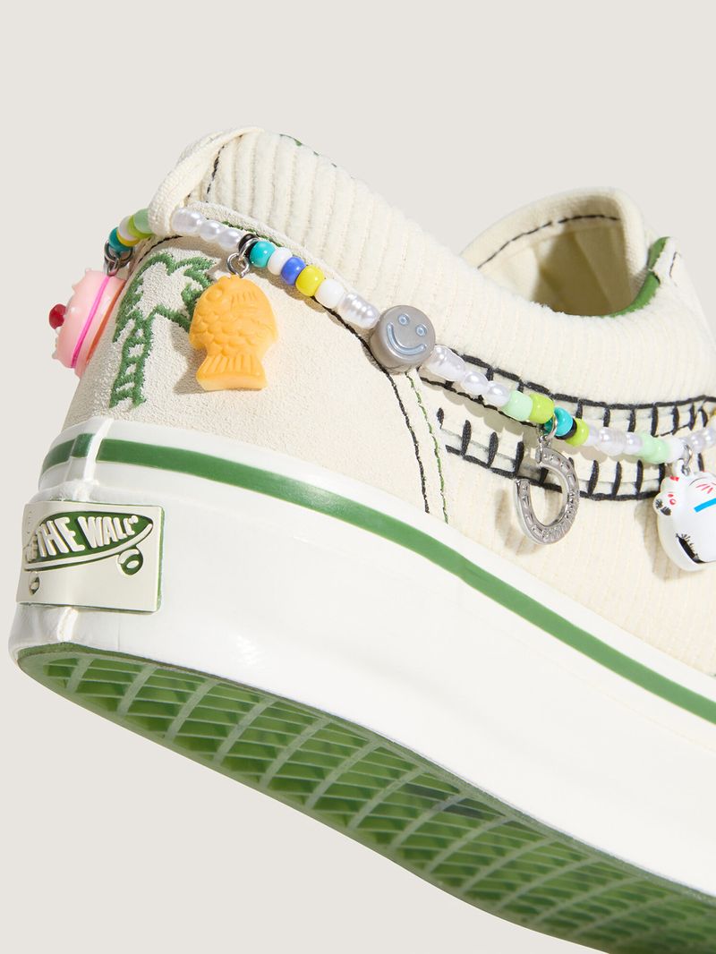 Zapatilla Mujer Premium Old Skool Charms Blanco Vans - Cocona