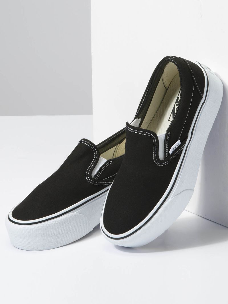 Zapatilla Mujer Slip On Negro Stackform Vans