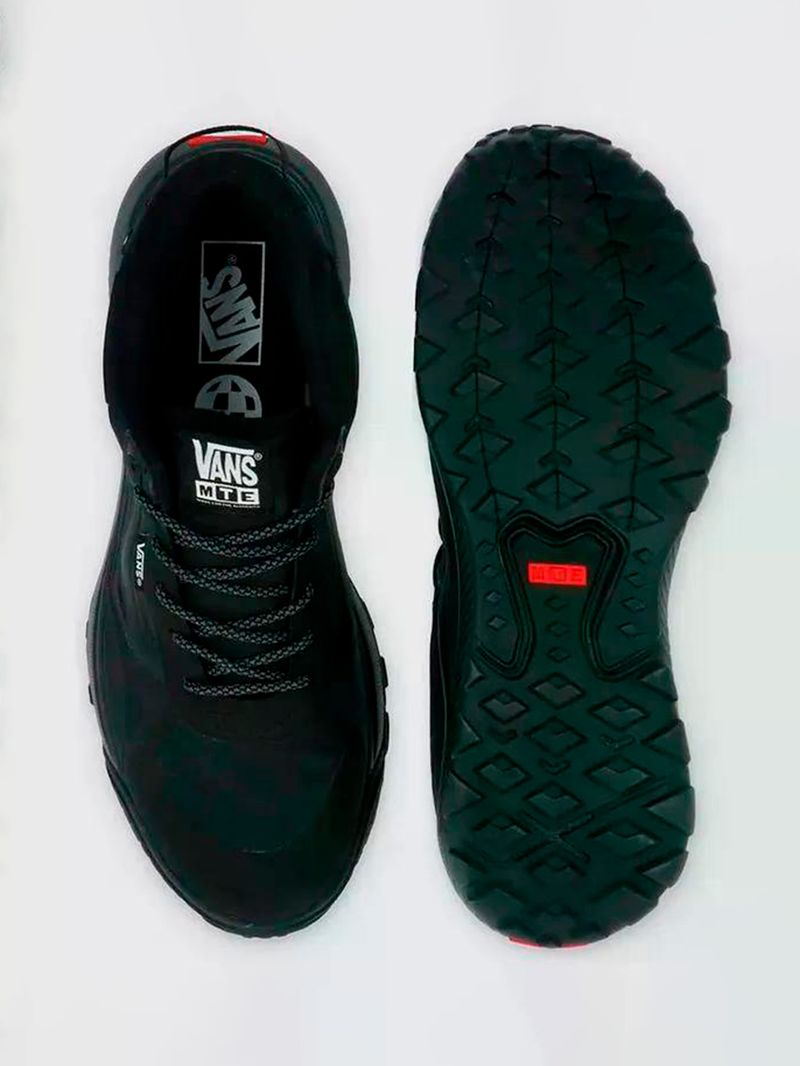 Zapatilla Adulto MTE Crosspath Mid Negro Vans