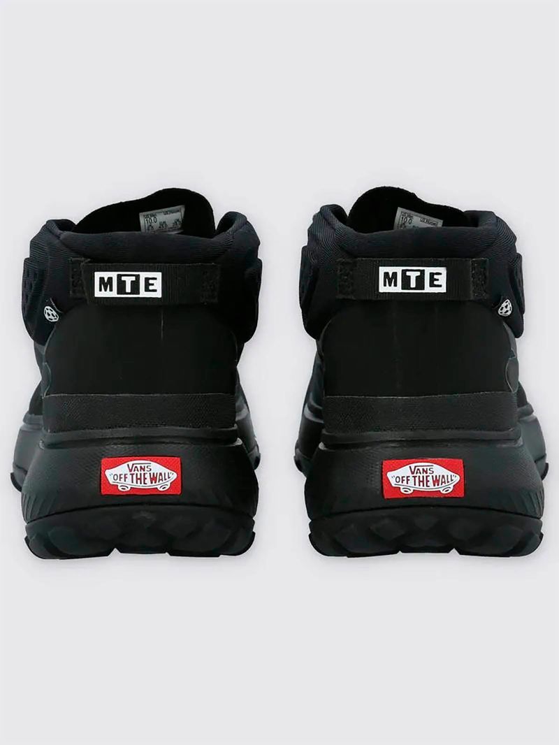 Zapatilla Adulto MTE Crosspath Mid Negro Vans