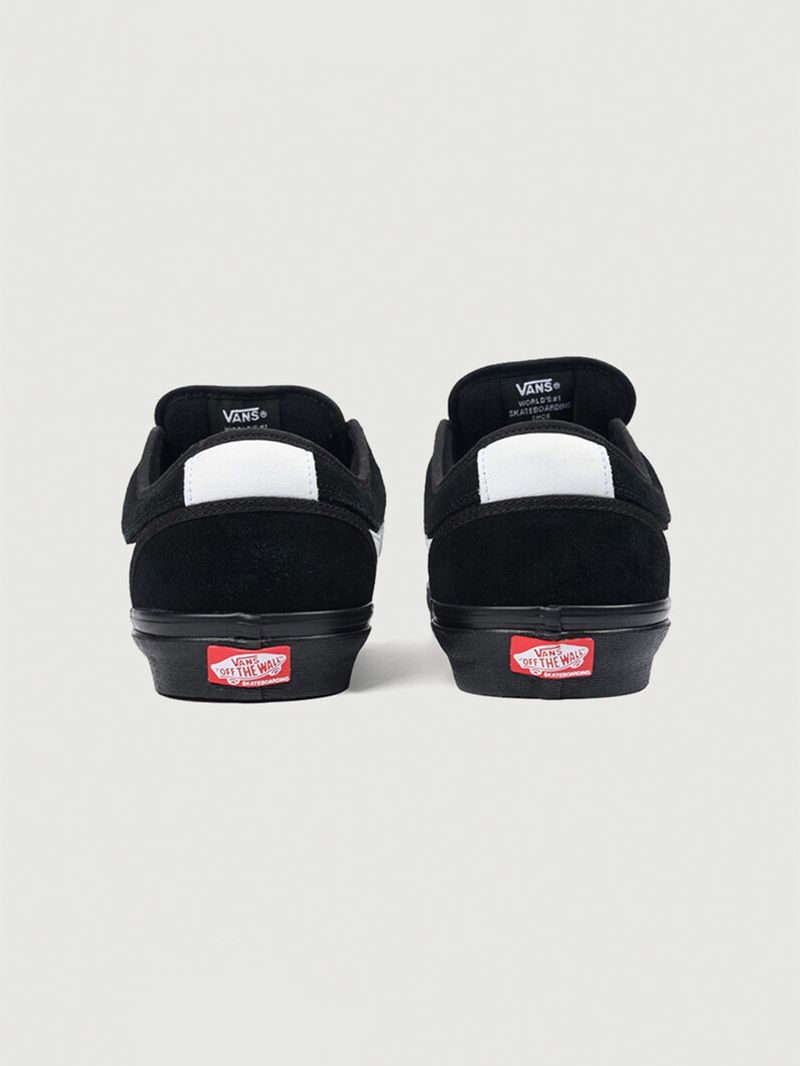 Zapatilla Adulto Skate Chukka Low Negro Vans