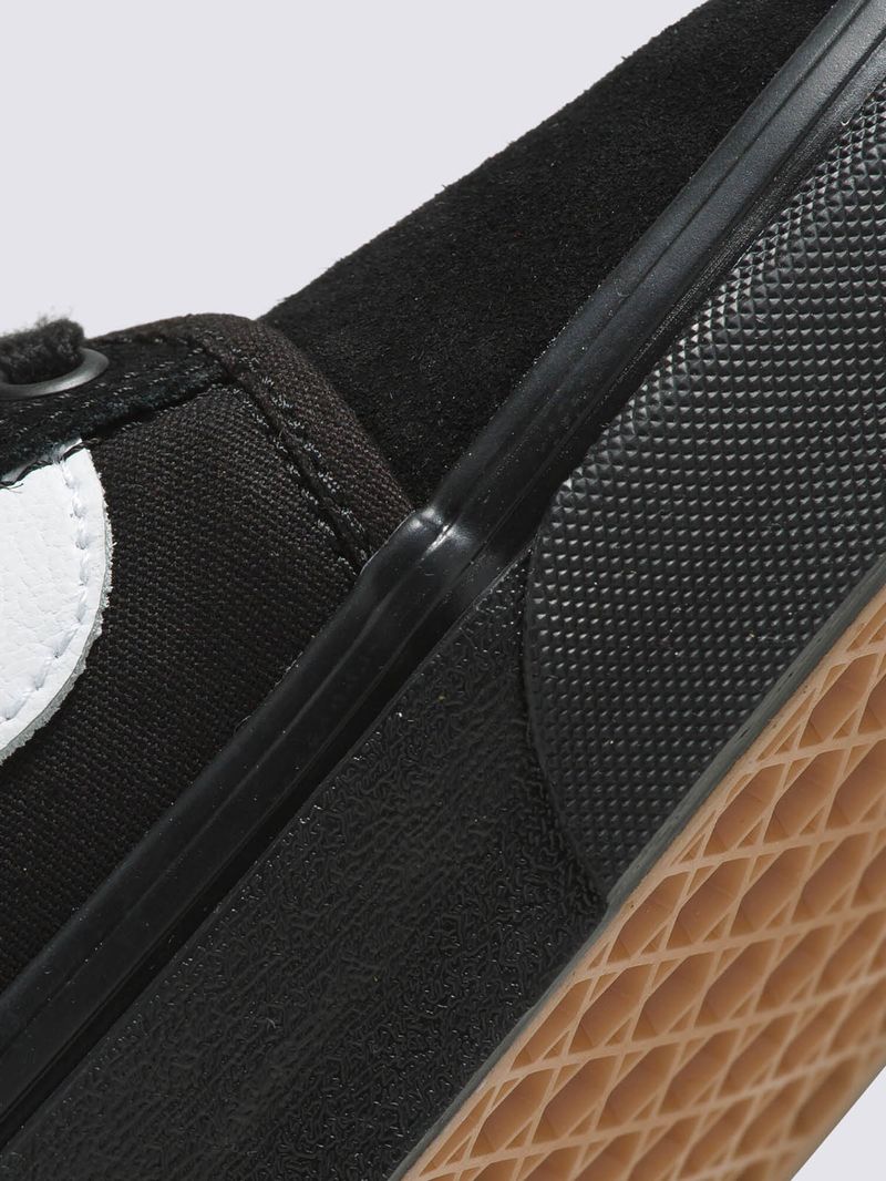 Zapatilla Adulto Skate Chukka Low Negro Vans