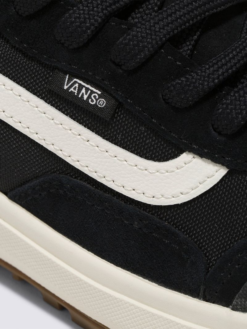 Zapatilla Adulto MTE Ultrarange Exo Negro Vans