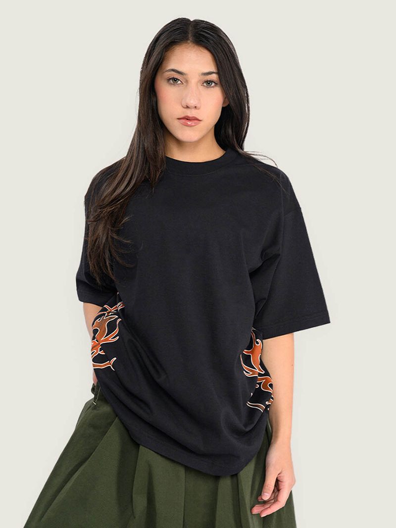 Polera M/C Hombre Dayana Side Tribal Negro Vans