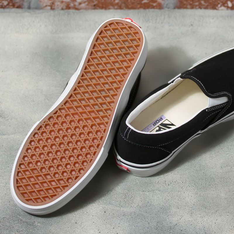 Zapatillas-Mn-Skate-Slip-On-Black-White