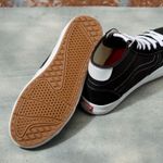 Zapatillas-UA-The-Lizzie-black-white