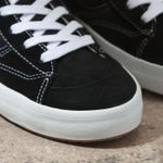 Zapatillas-UA-The-Lizzie-black-white