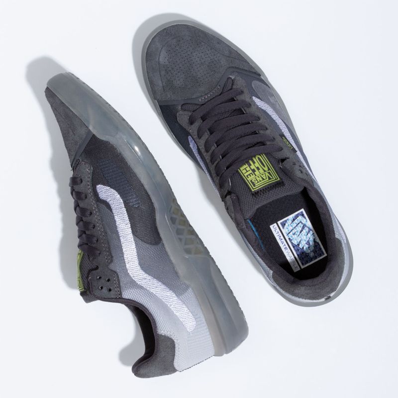Zapatillas-UA-EVDNT-UltimateWaffle-Gradient-Asphalt
