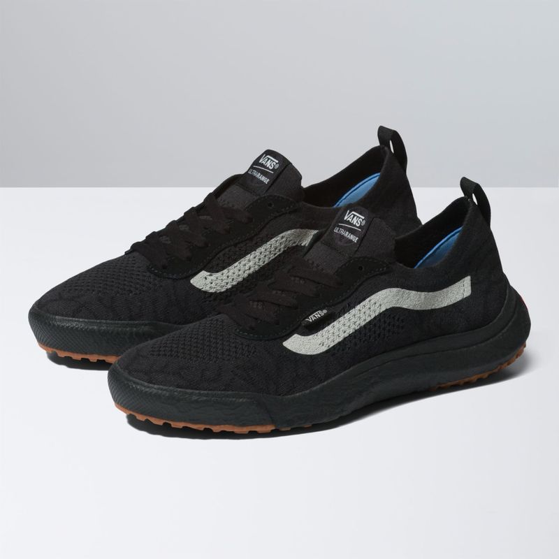 Zapatillas-UA-Ultrarange-VR3-Black-Pirate-Black