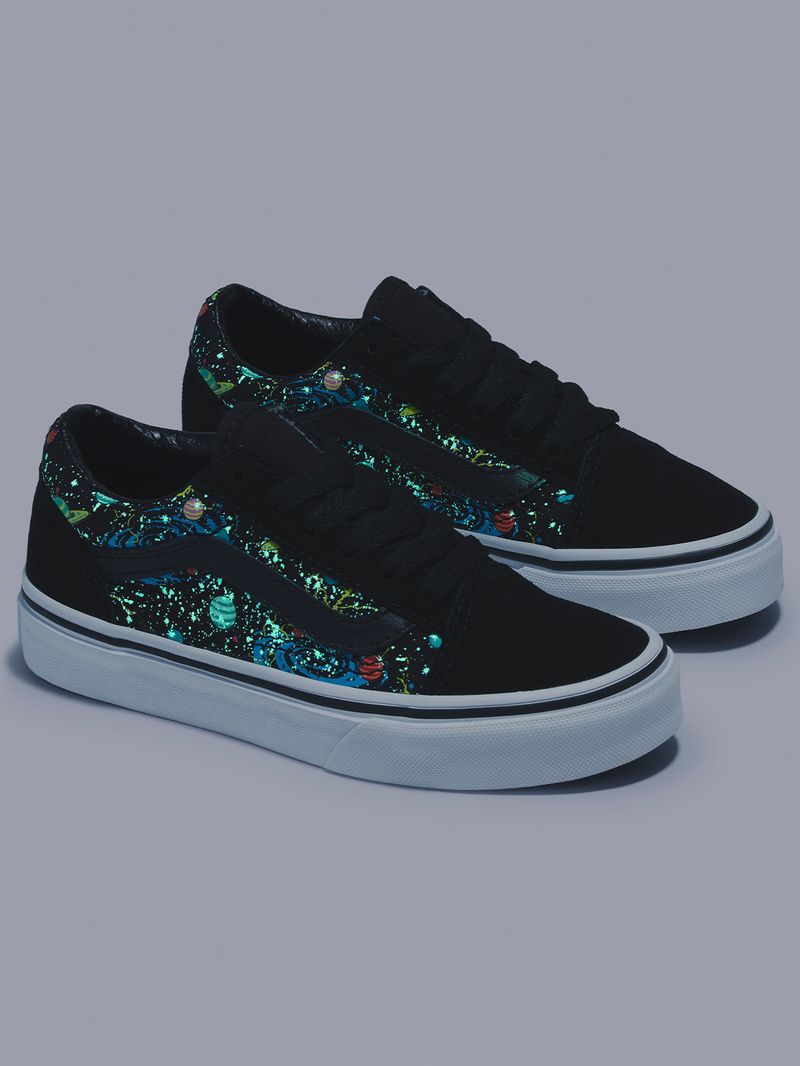 Zapatillas-UY-Old-Skool-Cosmic-Glow-Black-True-White
