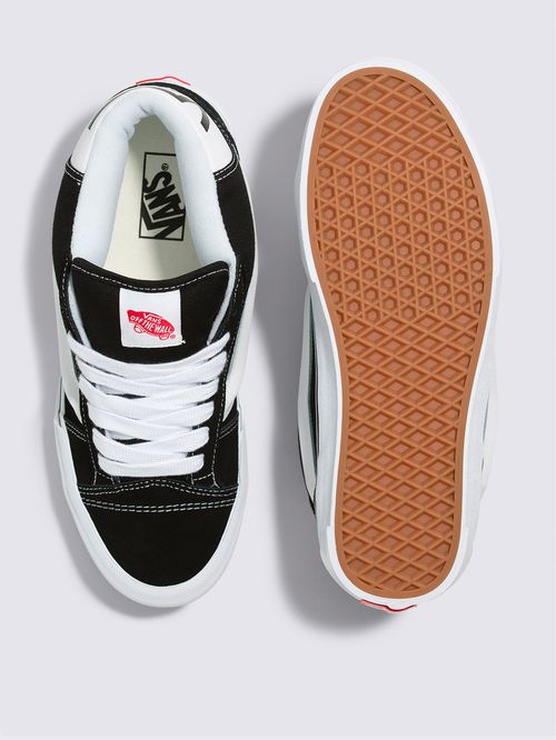 Vans blancos outlet suela negra