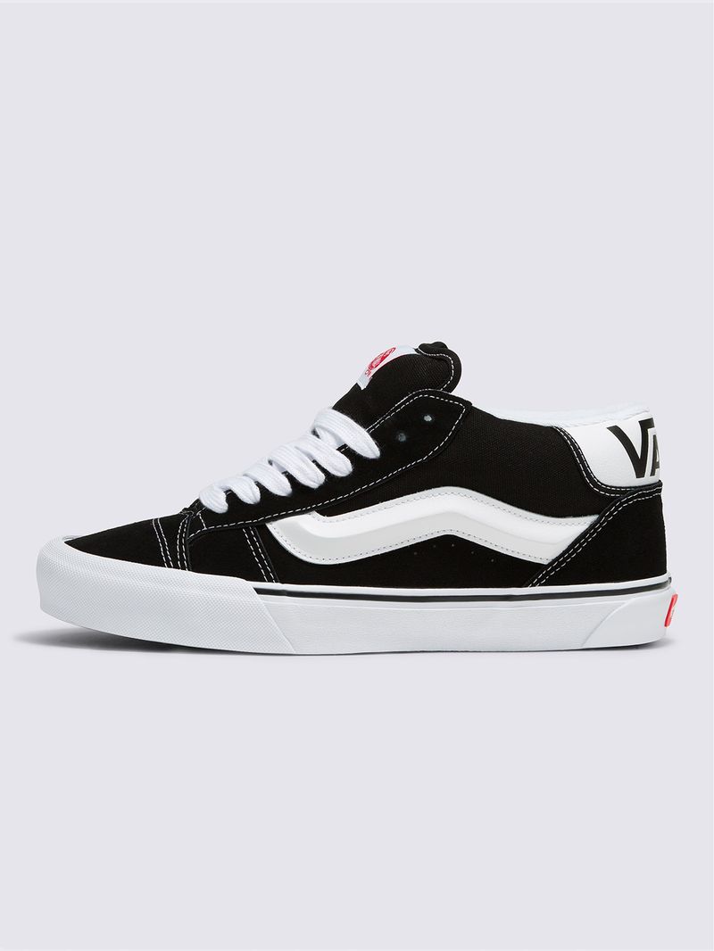 Vans blancos hotsell suela negra