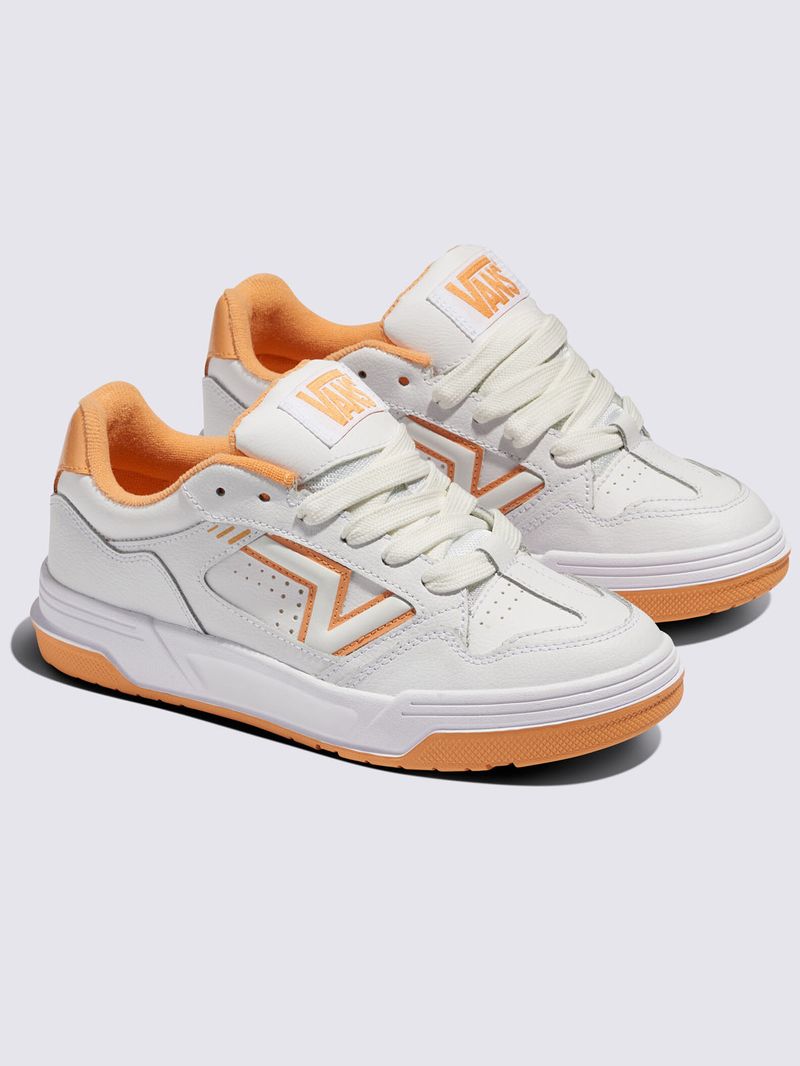 Zapatilla-Urbana-Unisex-Upland-Blanco-Vans