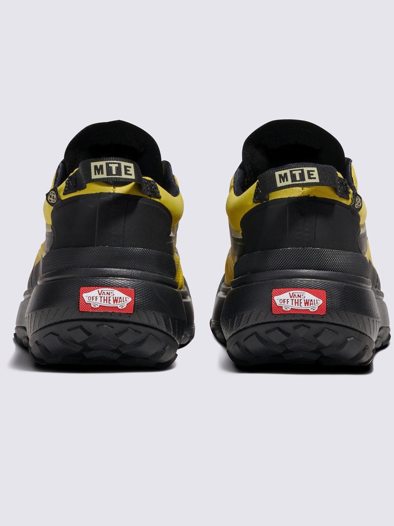 Zapatilla-Urbana-Unisex-Mte-Crosspath-Amarillo-Vans
