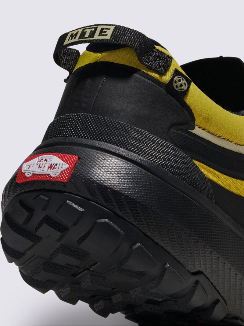 Zapatilla-Urbana-Unisex-Mte-Crosspath-Amarillo-Vans