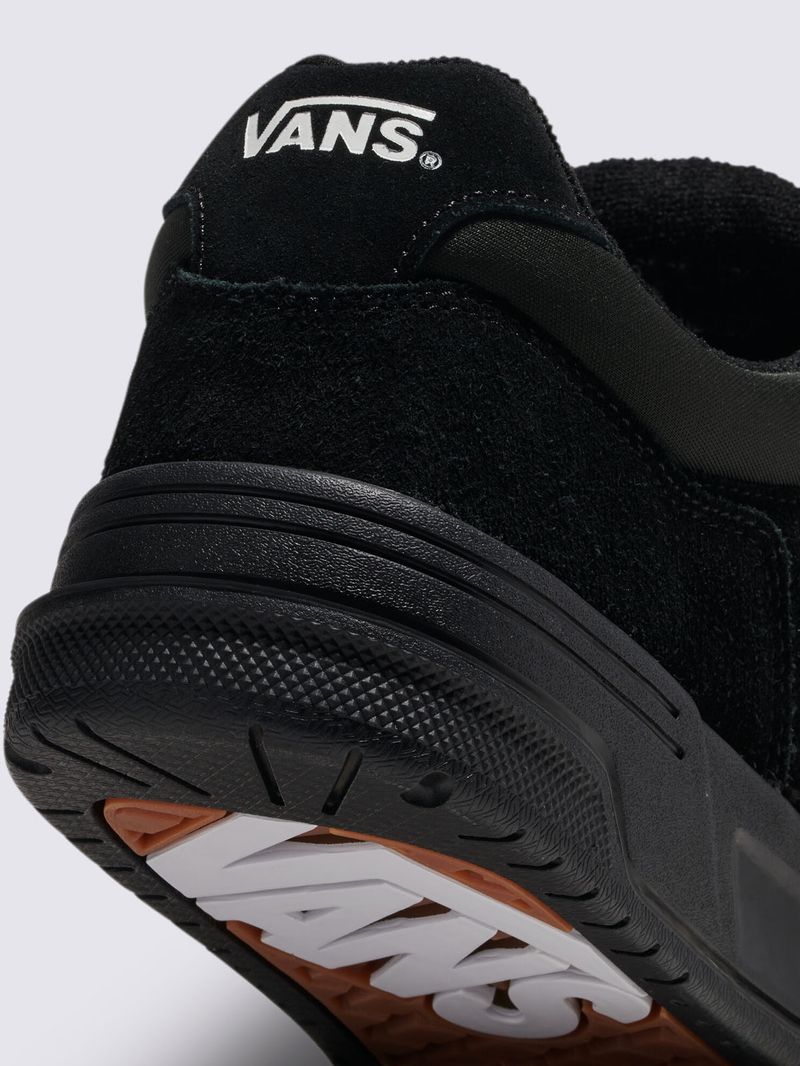 Zapatilla-Urbana-Unisex-Upland-Negro-Vans