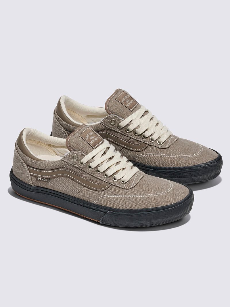 Zapatilla-Casual-Hombre-Skate-Gilbert-Crockett-Gris-Vans