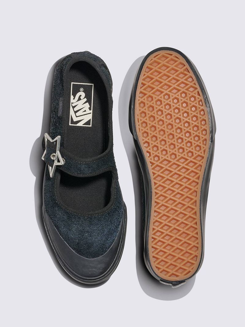 ZAPATILLA-UNISEX-MARY-JANE-NEGRO-VANS