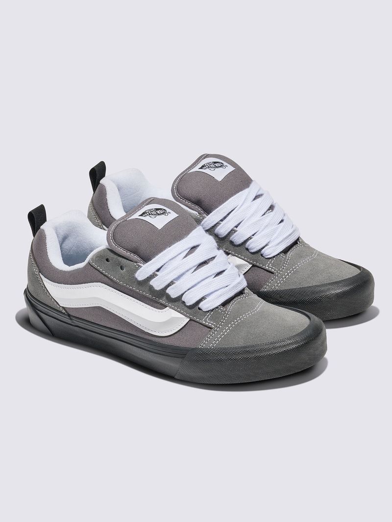 ZAPATILLA-UNISEX-Knu-Skool-GRIS-VANS
