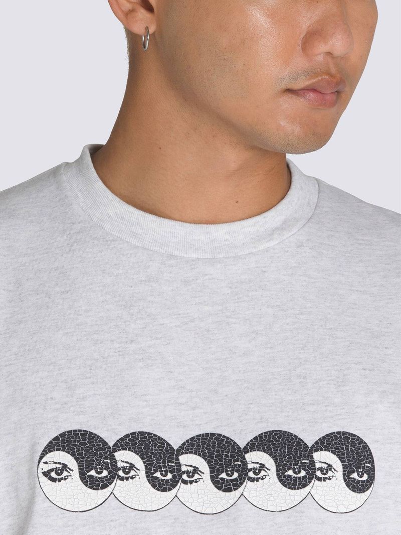 POLERA-M-C-HOMBRE-SKATE-YING-YANG-EYES-GRIS-VANS