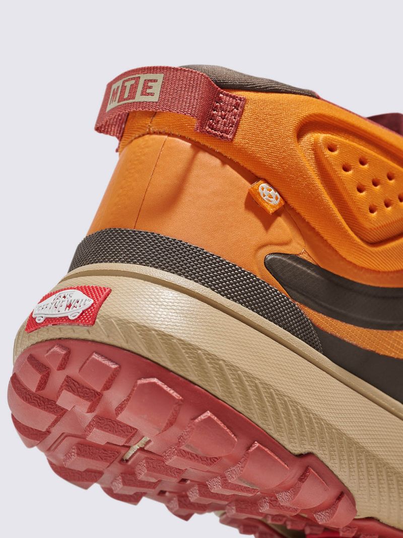ZAPATILLA-C-CANA-CASUAL-UNISEX-MTE-CROSSPATH-MID-NARANJA-VANS