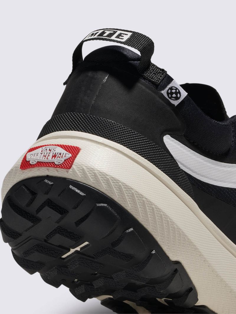 Zapatilla-Urbana-Unisex-Mte-Crosspath-Negro-Vans
