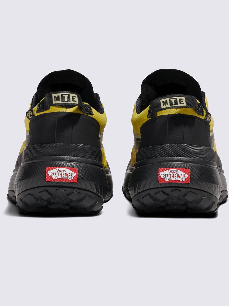 Zapatilla-Urbana-Unisex-Mte-Crosspath-Amarillo-Vans