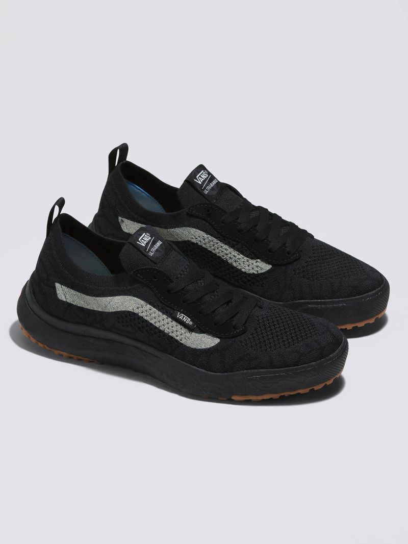 Zapatillas-UA-Ultrarange-VR3-Black-Pirate-Black