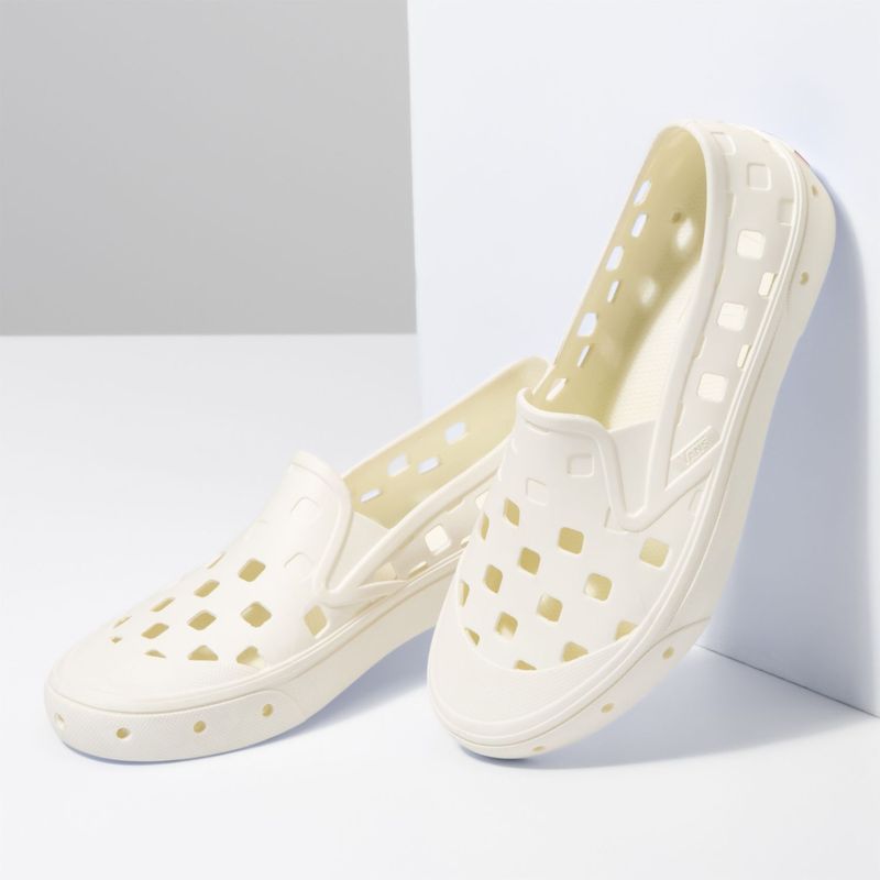 Zapatillas-UA-Slip-On-TRK-Marshmallow