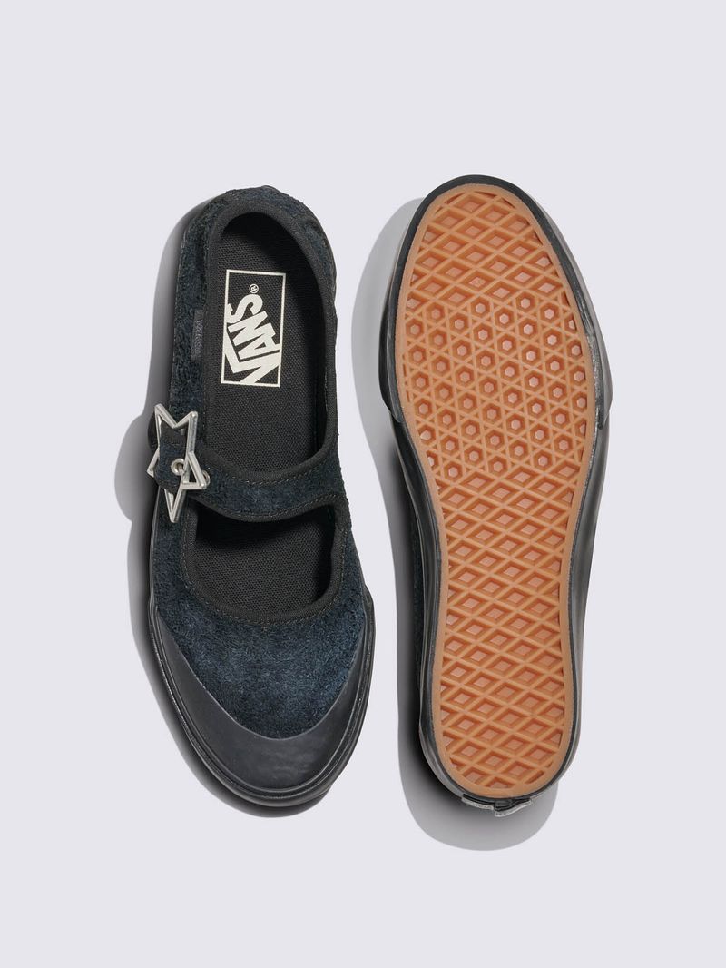 ZAPATILLA-UNISEX-MARY-JANE-NEGRO-VANS