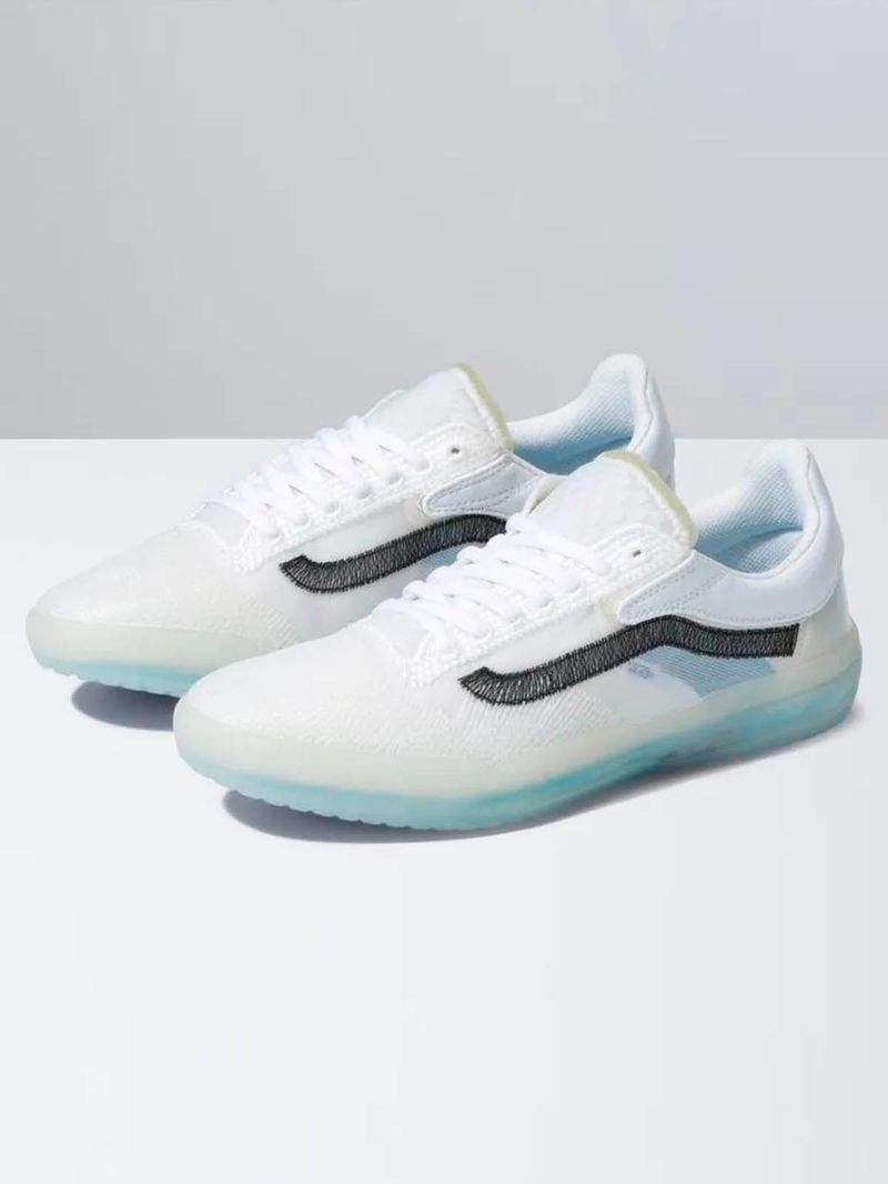 Zapatillas-UA-UltimateWaffle-EXP-Staple-White