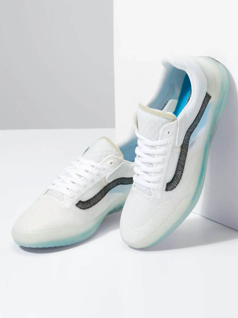 Zapatillas-UA-UltimateWaffle-EXP-Staple-White