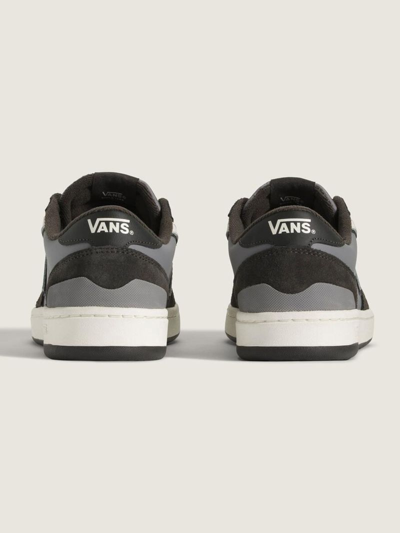 ZAPATILLA-HOMBRE-Lowland-2.0-GRIS-VANS