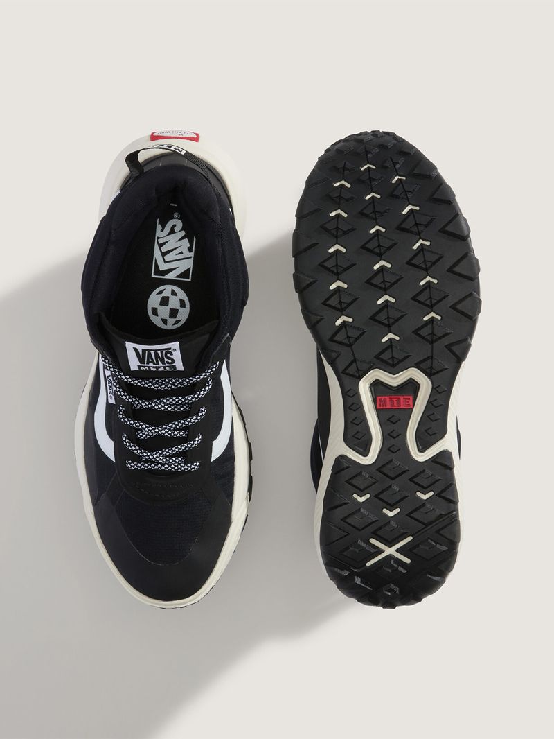 Zapatilla Adulto MTE Crosspath Mid Negro Vans